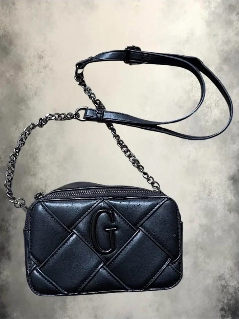 Quilted Guess Black Crossbody Bag with Chain Strap